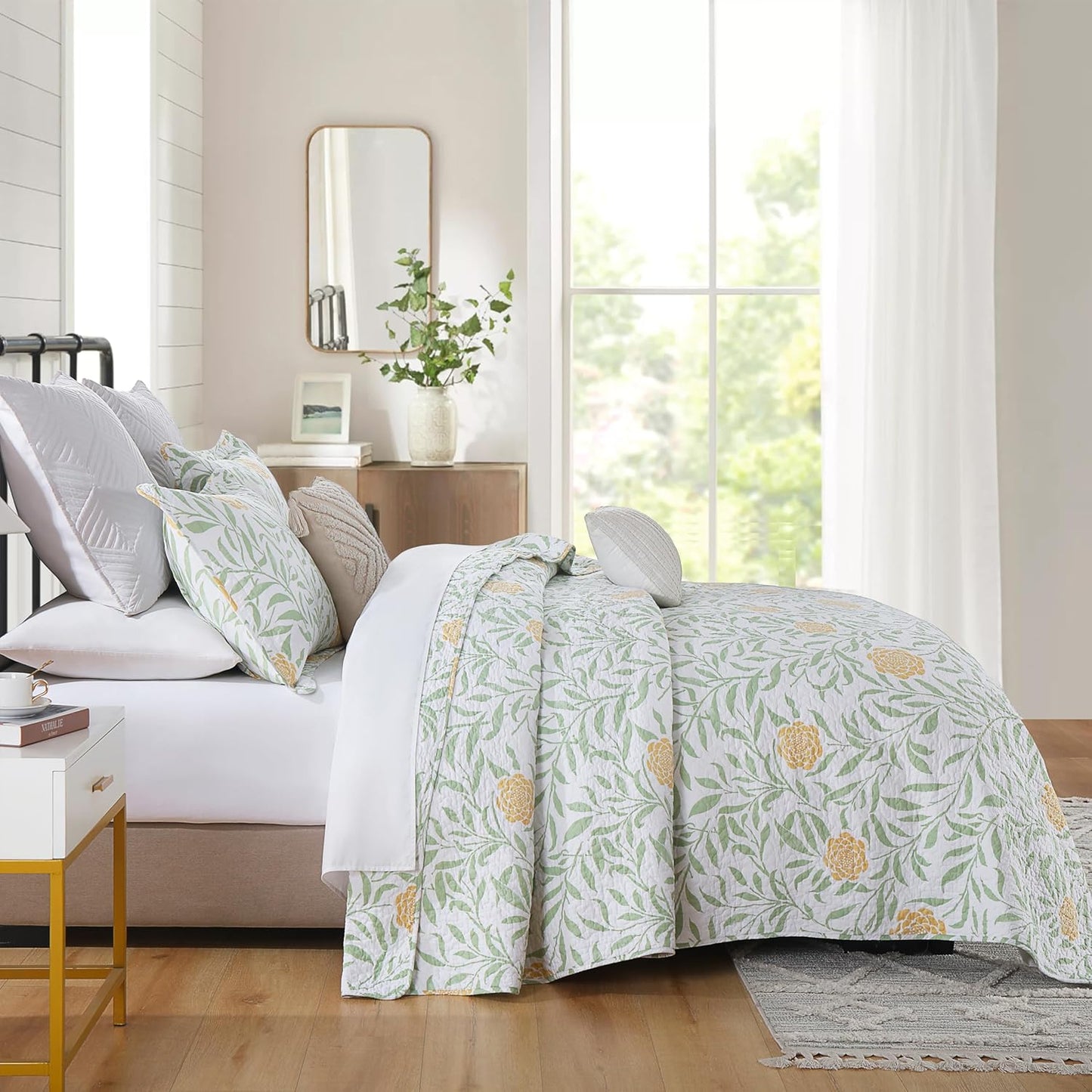 Lightweight Garden Queen Comforter Set-Floral Quilt Bedding